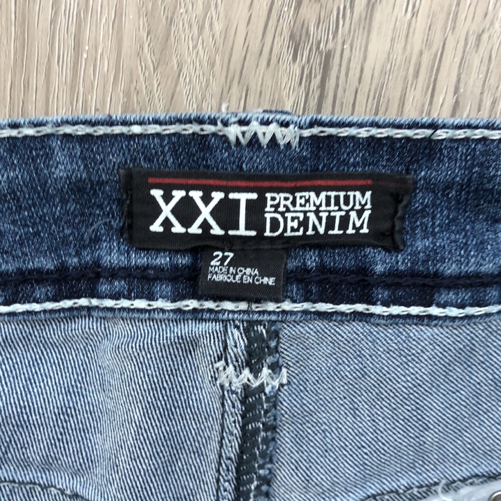 Skinny jeans with beaded design - Picture 3 of 5
